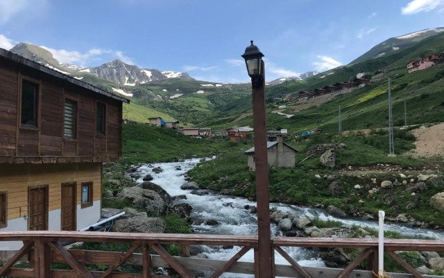 Yedigoller Hotel & Restaurant