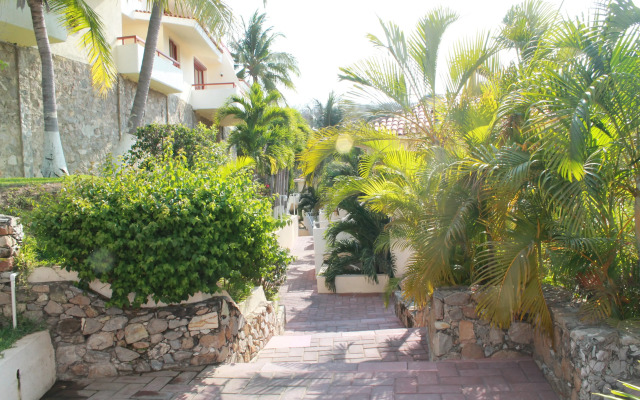Villas del Palmar Manzanillo with Beach Club