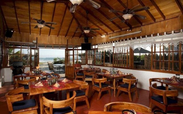 Red Mangrove Isabela Lodge