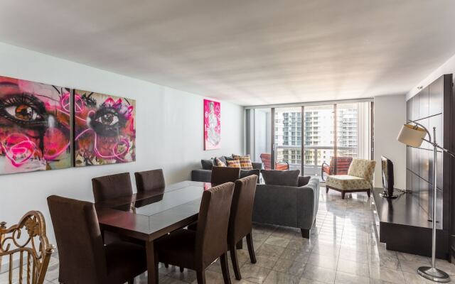 3 Bedroom Condo With Stunning Balcony View