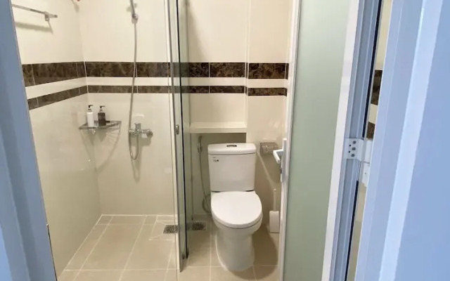 Home Away Do Quang Dau