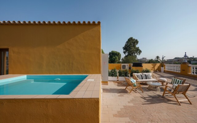 Numa Seville Prestigio