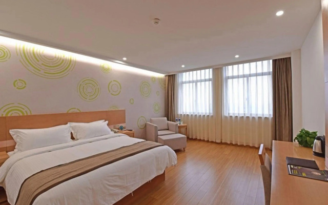 GreenTree Inn Tongxiang Chongfuzhen World Fur Center Branch