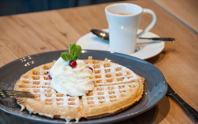 Отель Indigo Antwerp - City Centre, an IHG Hotel