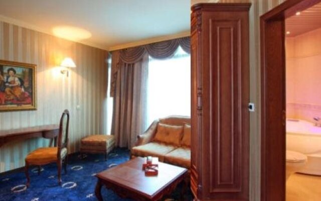 Efir Hotel