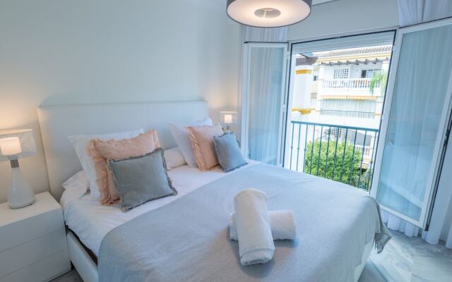 Apartamentos Dama de Noche