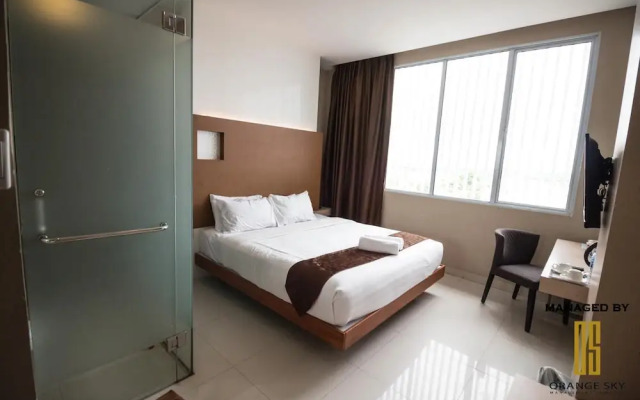 Sky-Inn Express Hotel