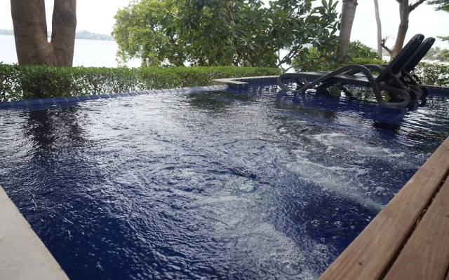 Replay Pool Villa