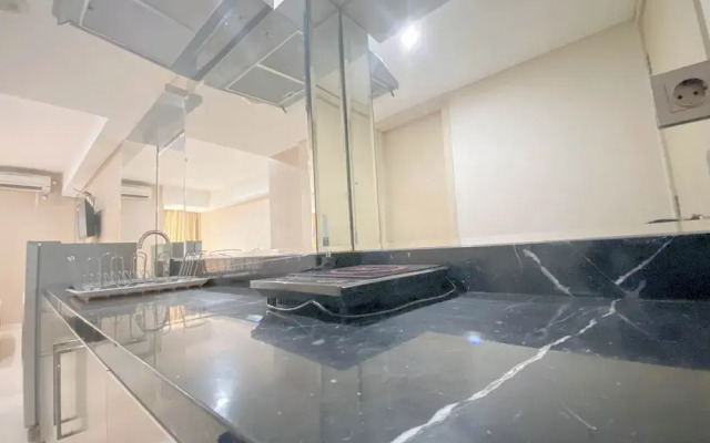 Good Homey Studio Apartment at Warhol (W/R) Residences