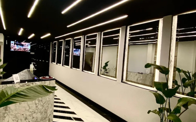 Zebra Otel Buca