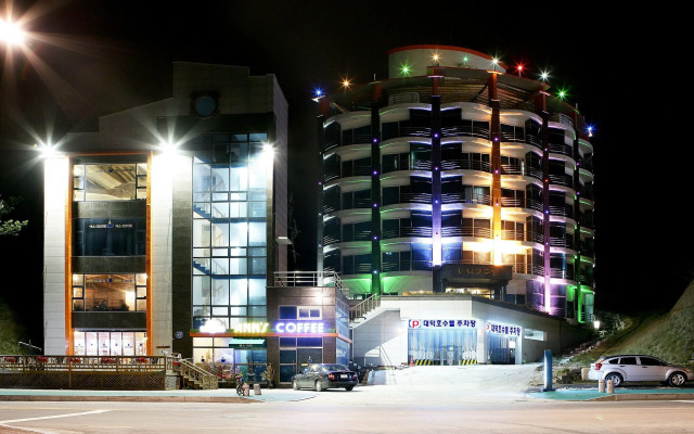 Gangneung Gyeongpodae Daedeokosutel