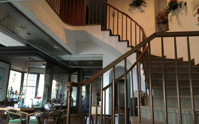 Hotel Shirakabako Sakaeen