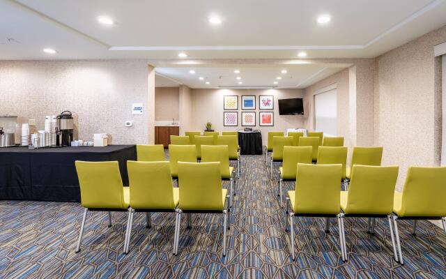 Holiday Inn Express Fremont-Milpitas Central by IHG