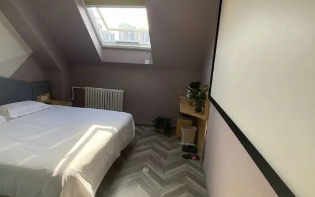 Hi Inn Hotel (Beijing Huilongguan Longze Subway Station)