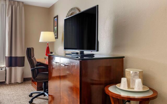 Comfort Inn & Suites Geneva - West Chicago