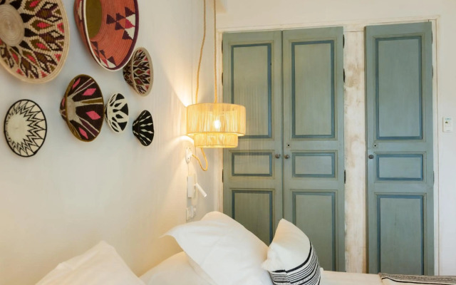 Casa Santini x Roc Seven