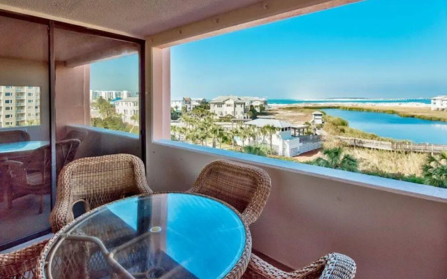 Jetty East Condominiums