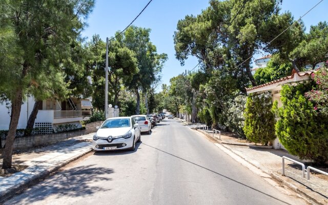 Elegant apartment w great balcony in Vouliagmeni