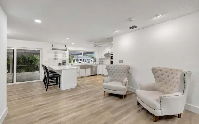 Waterfront Paradise Chic 3 BDR