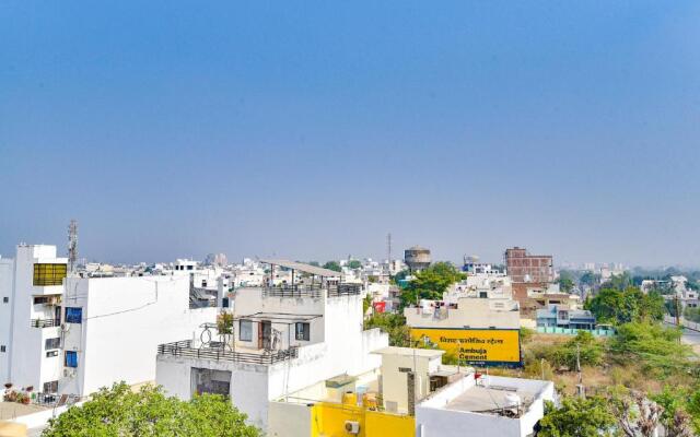 OYO Townhouse 802 Hotel Lotus