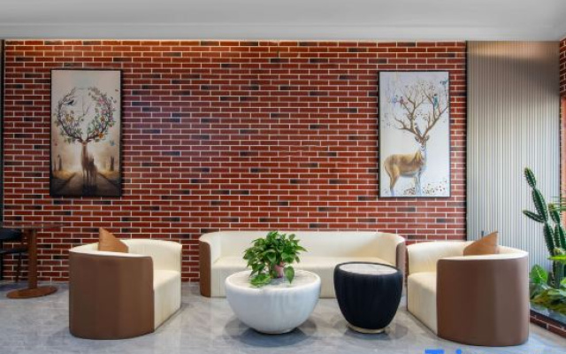 Qieman Theme Hotel (Shangqiu Railway Station Normal College)