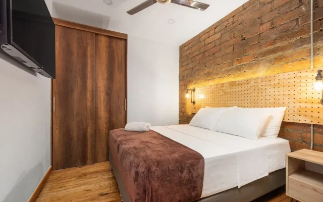 Casa Madera Parque Lleras by HOUSY HOST