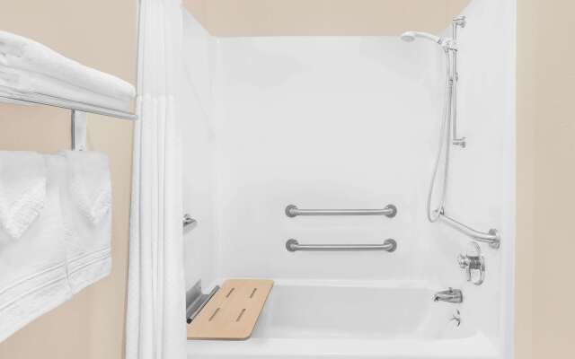 Super 8 by Wyndham Central City