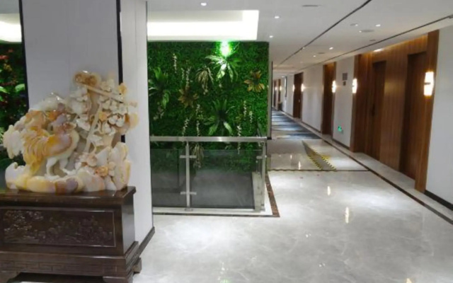 Wanting Hotel (Guangzhou Baiyun Railway Station Xinshi Baixin Plaza)