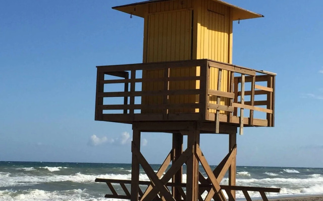 VenAVera C10A - Ground floor Garden 3Bedrooms/2Baths Beachfront, WIFI