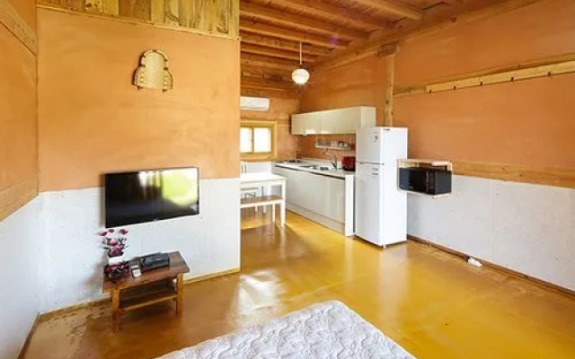 Jeju Daemyoung Hanok Pension