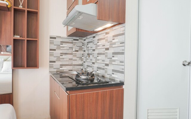 Modern Studio at Green Pramuka City Apartment