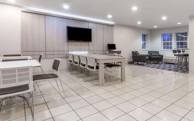 Microtel Inn & Suites by Wyndham Modesto Ceres