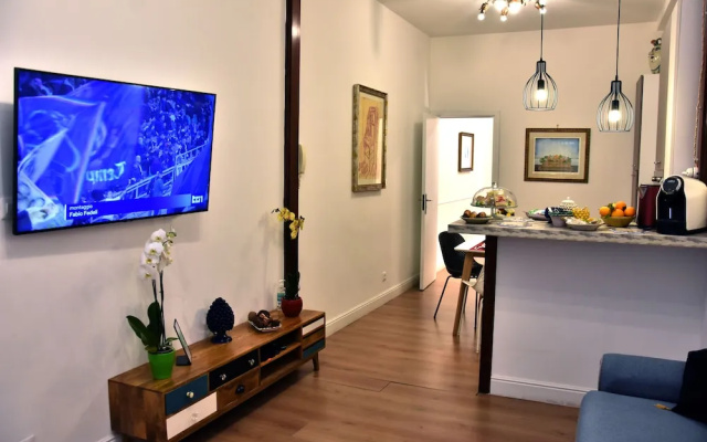Gloden House Apartments