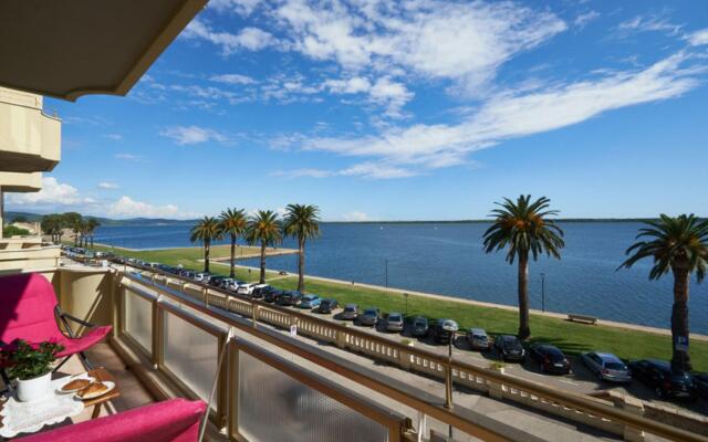 Bright apartment with a beautiful lagoon view.-Mura di Levante