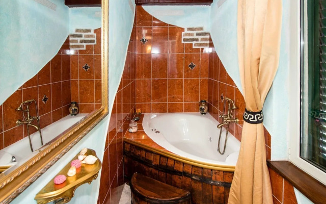 Authentic Dalmatian Hillside Escape With Pool, Sauna & BBQ