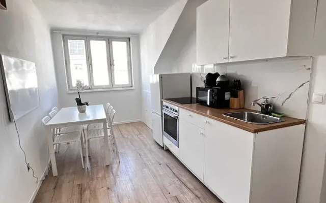 Simple 2BR Apt Near Meidling Station