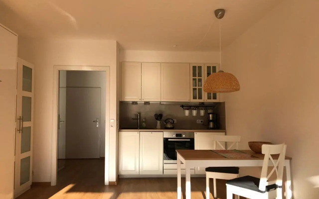 Central Garden-Mountain Apartment