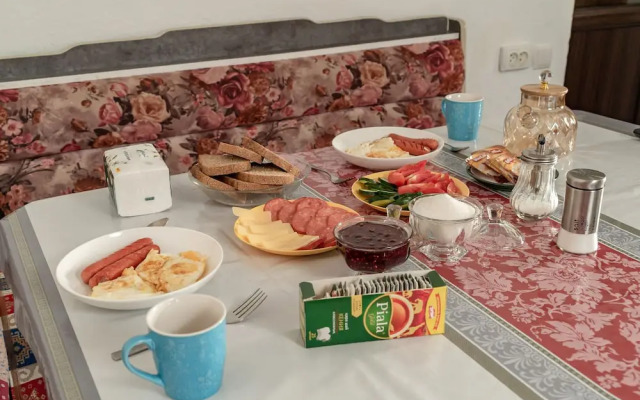 Camping Yard Hostel Karakol