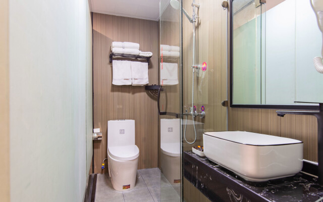 Yunyi Chain Hotel (Nanjing Qixia Yaohuamen Subway Station)