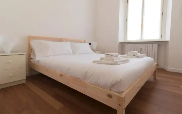 Temporary House - Via Saffi Cadorna Station