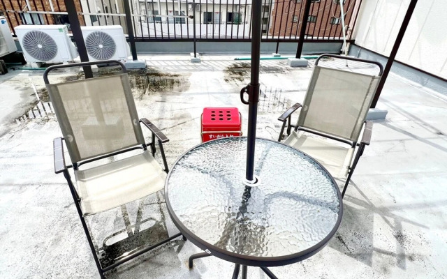 Namba 1 Station.4people.Japanese fell