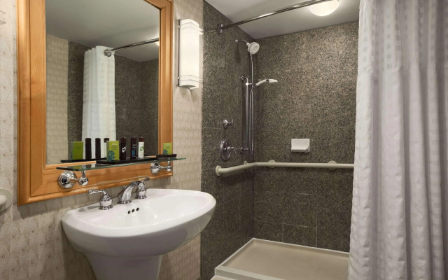 Embassy Suites by Hilton Chicago O'Hare Rosemont