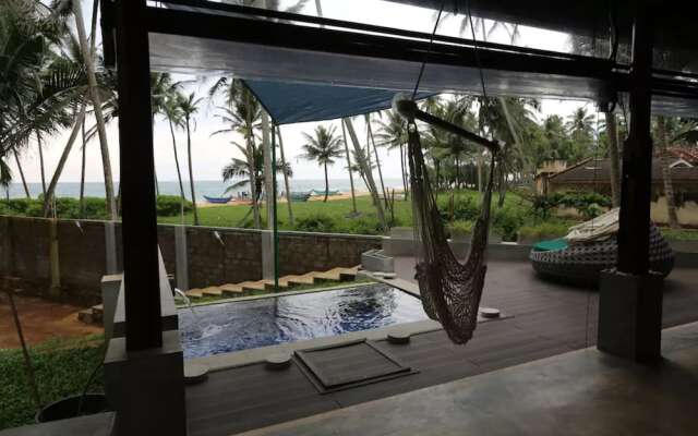 Rakuen Beach Villa