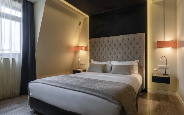 9Hotel Mercy - Image 6