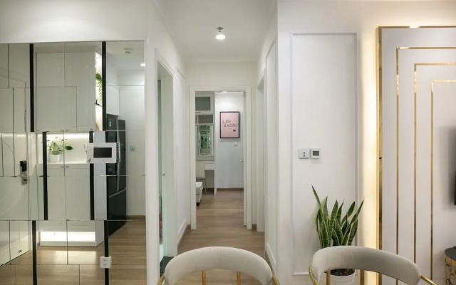 Canh Apartment in Vinhome Skylake