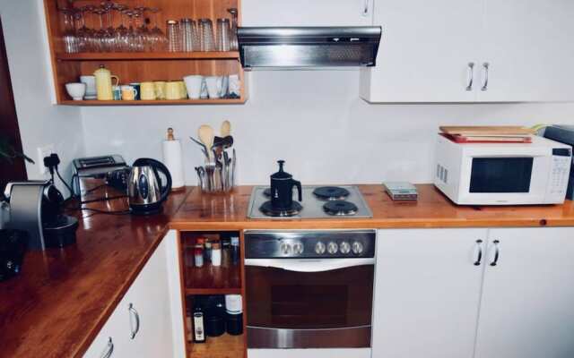 Two Bedroom Apartment in Oranjezicht