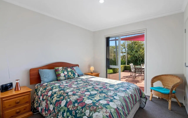 Paradise in Pohara - Pohara Beach Holiday Home