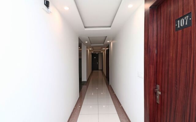 OYO 15116 Woods Inn