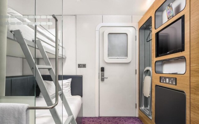 YOTELAIR London Gatwick