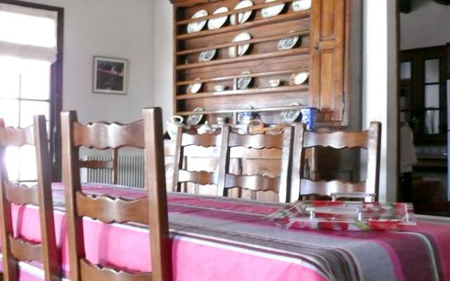 House With 6 Bedrooms in Saint-jean-de-luz, With Wonderful Mountain Vi